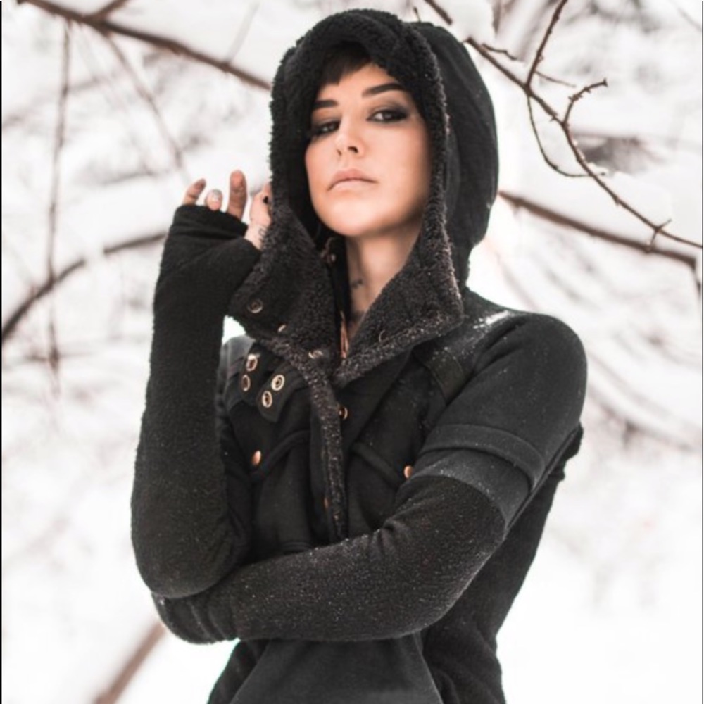 ISO Crossfox sentinel & other hooded Crossfox